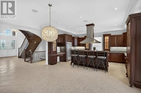 803 Ridge Road Hamilton ON L8J 2Y3
