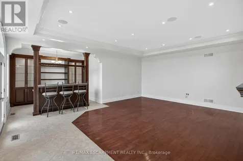 803 Ridge Road Hamilton ON L8J 2Y3