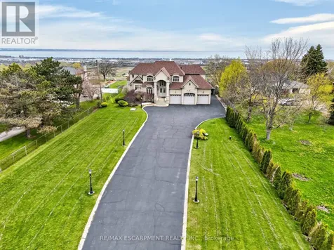 803 Ridge Road Hamilton ON L8J 2Y3