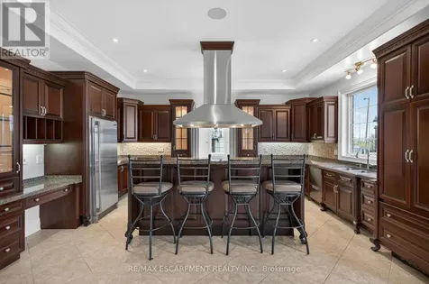 803 Ridge Road Hamilton ON L8J 2Y3