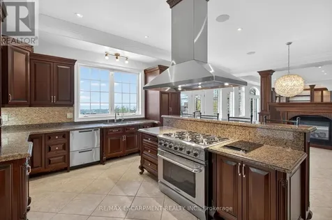 803 Ridge Road Hamilton ON L8J 2Y3