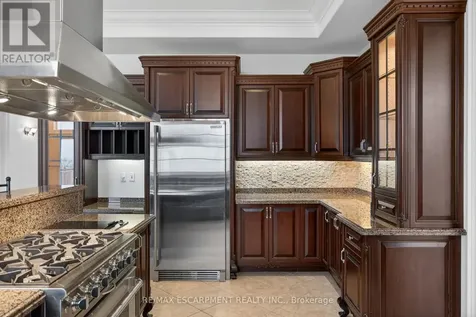 803 Ridge Road Hamilton ON L8J 2Y3
