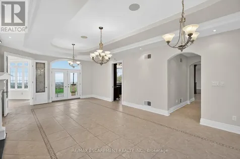 803 Ridge Road Hamilton ON L8J 2Y3