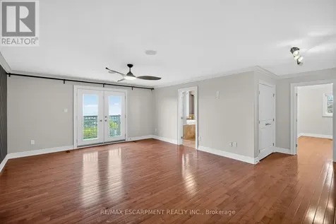 803 Ridge Road Hamilton ON L8J 2Y3