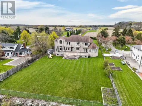 803 Ridge Road Hamilton ON L8J 2Y3