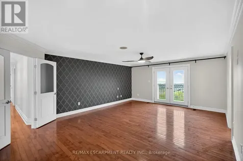 803 Ridge Road Hamilton ON L8J 2Y3