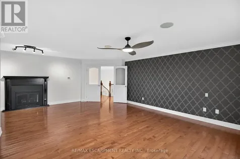 803 Ridge Road Hamilton ON L8J 2Y3