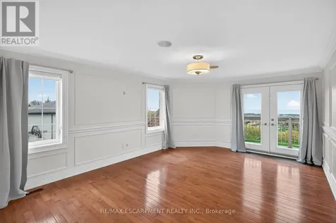 803 Ridge Road Hamilton ON L8J 2Y3