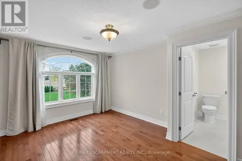 803 Ridge Road Hamilton ON L8J 2Y3