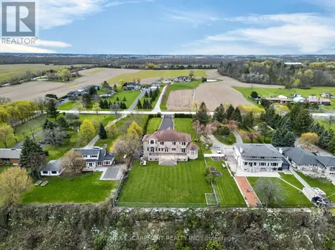 803 Ridge Road Hamilton ON L8J 2Y3