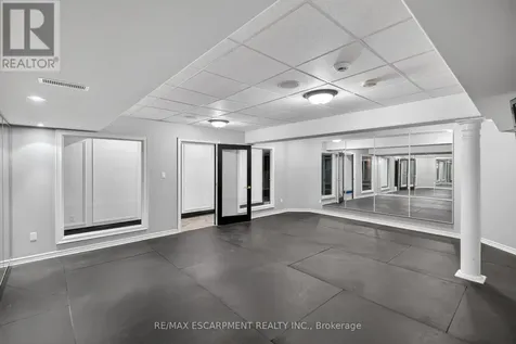803 Ridge Road Hamilton ON L8J 2Y3