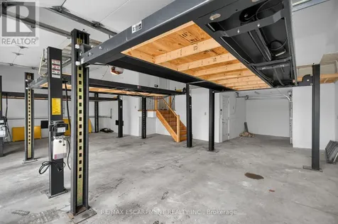 803 Ridge Road Hamilton ON L8J 2Y3