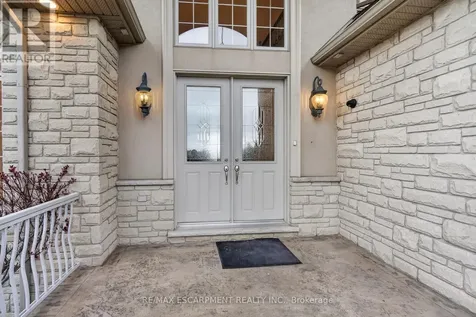803 Ridge Road Hamilton ON L8J 2Y3