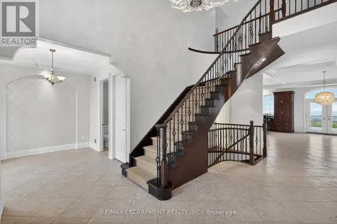 803 Ridge Road Hamilton ON L8J 2Y3
