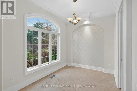 803 Ridge Road Hamilton ON L8J 2Y3