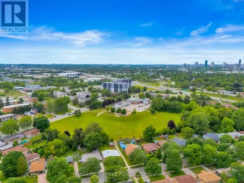 72 Massey Avenue Kitchener ON N2C 1M3
