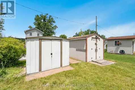 1066 Wood Street Innisfil ON L0L 1K0