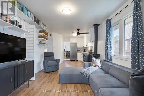 1066 Wood Street Innisfil ON L0L 1K0
