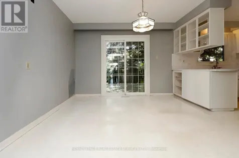 1492 Hillgrove Road Mississauga (clarkson) ON L5J 3M1