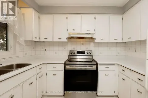 1492 Hillgrove Road Mississauga (clarkson) ON L5J 3M1