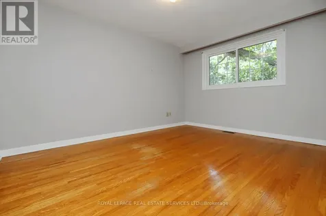 1492 Hillgrove Road Mississauga (clarkson) ON L5J 3M1