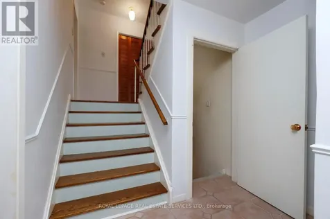 1492 Hillgrove Road Mississauga (clarkson) ON L5J 3M1