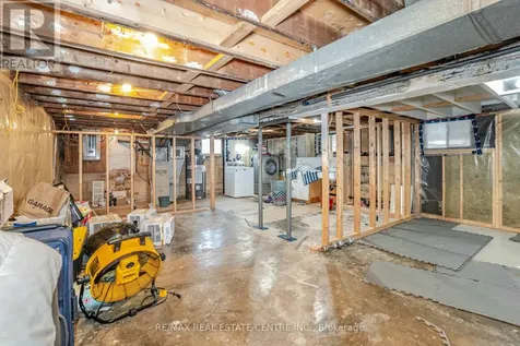 1904 Balsam Avenue Mississauga (clarkson) ON L5J 1L2