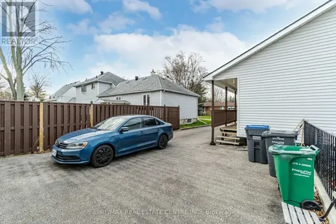 1904 Balsam Avenue Mississauga (clarkson) ON L5J 1L2
