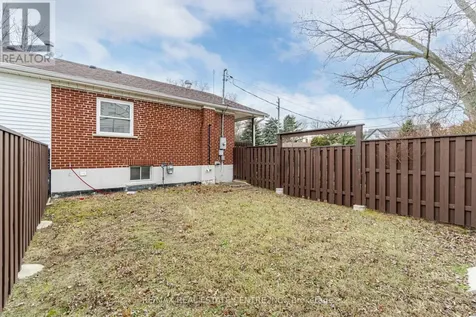 1904 Balsam Avenue Mississauga (clarkson) ON L5J 1L2