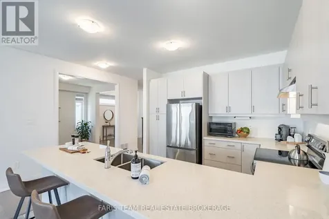 77 Alaskan Heights Barrie ON L9J 0H9