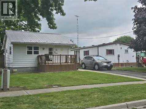 8-10 Henry Street Wallaceburg ON N8A 1C3
