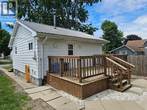 8-10 Henry Street Wallaceburg ON N8A 1C3