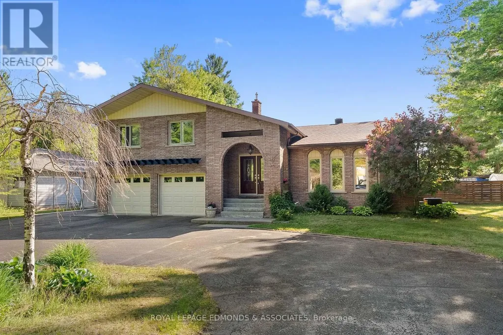 37 Selley Street Petawawa ON K8H 3G9