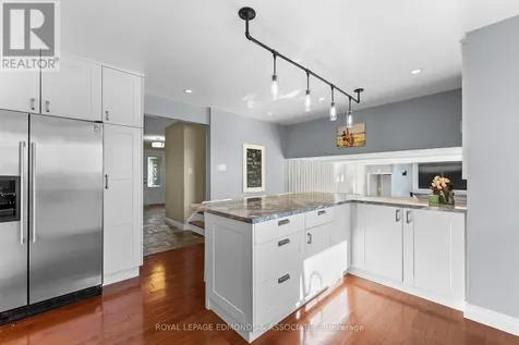 37 Selley Street Petawawa ON K8H 3G9