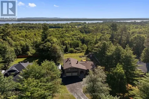 37 Selley Street Petawawa ON K8H 3G9