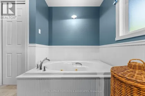 37 Selley Street Petawawa ON K8H 3G9