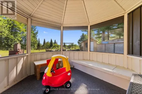 37 Selley Street Petawawa ON K8H 3G9