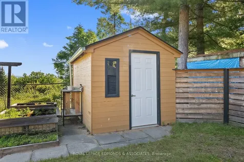 37 Selley Street Petawawa ON K8H 3G9