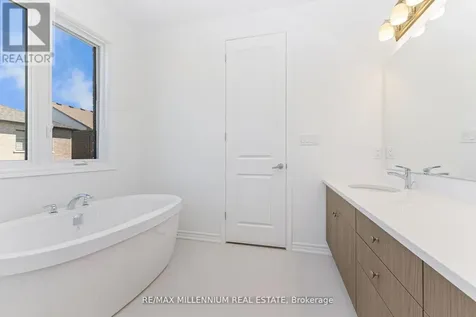 54 Gretzky Avenue Barrie ON L9J 1A8