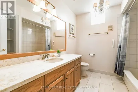 4 Mills Circle Springwater ON L9X 0J7