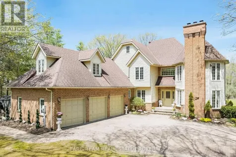 4 Mills Circle Springwater ON L9X 0J7