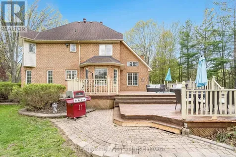 4 Mills Circle Springwater ON L9X 0J7