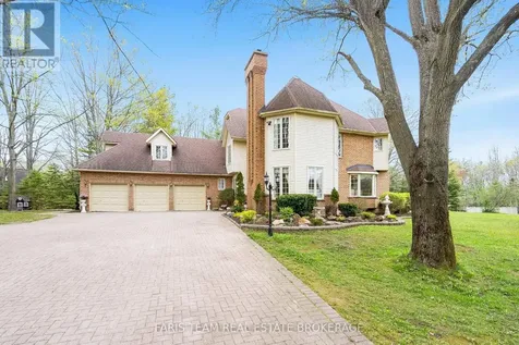 4 Mills Circle Springwater ON L9X 0J7