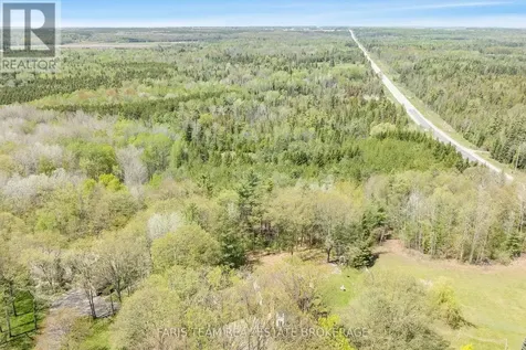 4 Mills Circle Springwater ON L9X 0J7