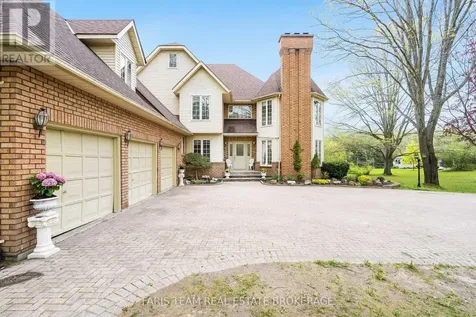 4 Mills Circle Springwater ON L9X 0J7