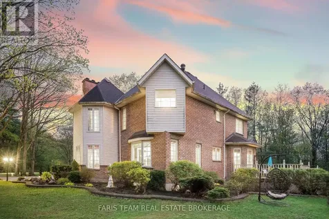 4 Mills Circle Springwater ON L9X 0J7