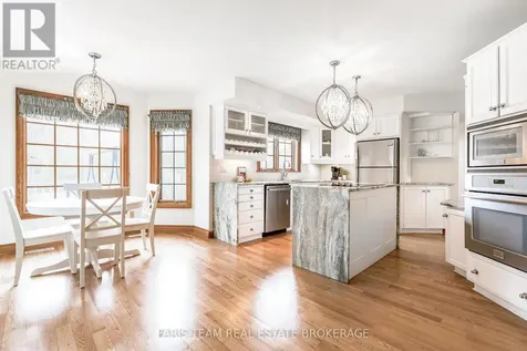 4 Mills Circle Springwater ON L9X 0J7