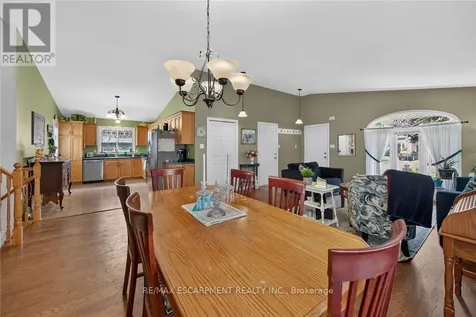 64 Caledonia Avenue Haldimand ON N3W 2M9