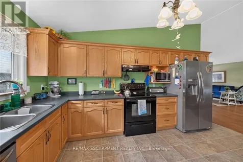 64 Caledonia Avenue Haldimand ON N3W 2M9