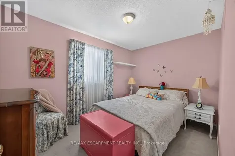 64 Caledonia Avenue Haldimand ON N3W 2M9